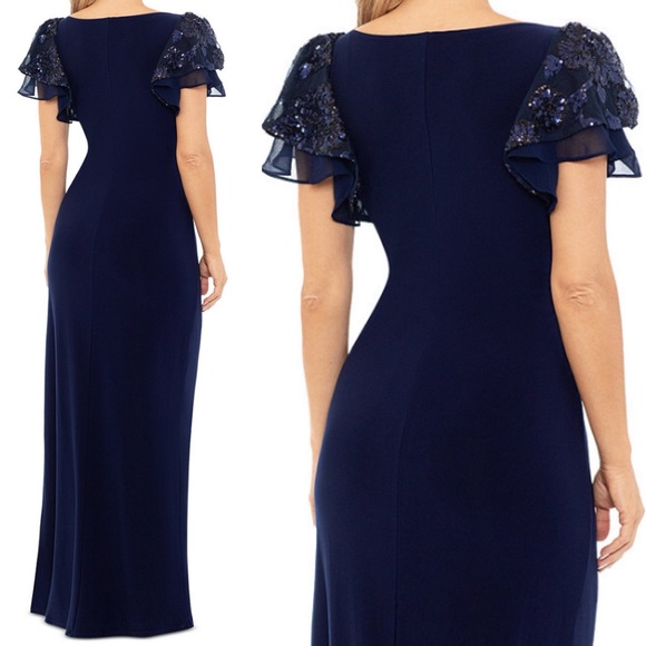 Betsy & Adam
Women's Sequin-Sleeve
Surplice-Neck Gown size 10P 10 Petite navy - Picture 3 of 9